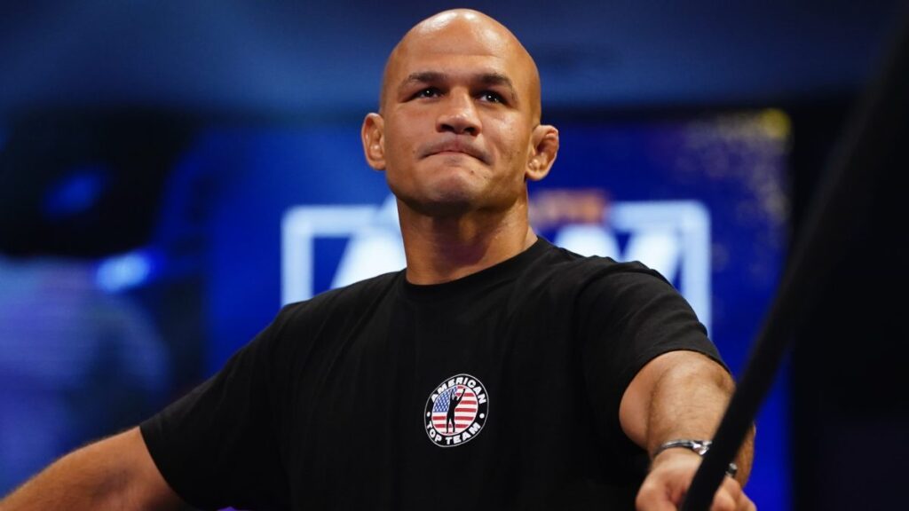 Junior Dos Santos Fires Back At Roman Reigns Over AEW Comments