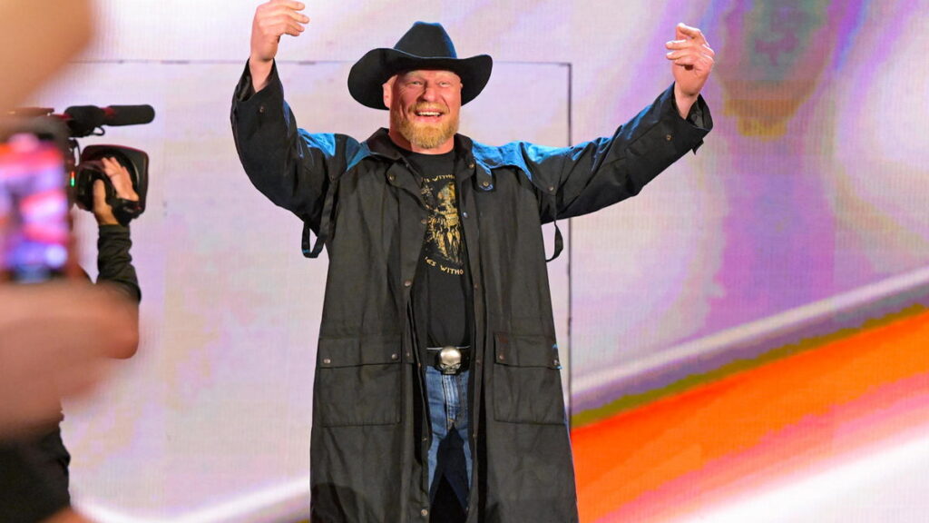VIDEO: Brock Lesnar Sings On Stage During Concert