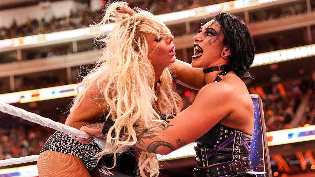 Charlotte Flair vs Rhea Ripley at WrestleMania 39