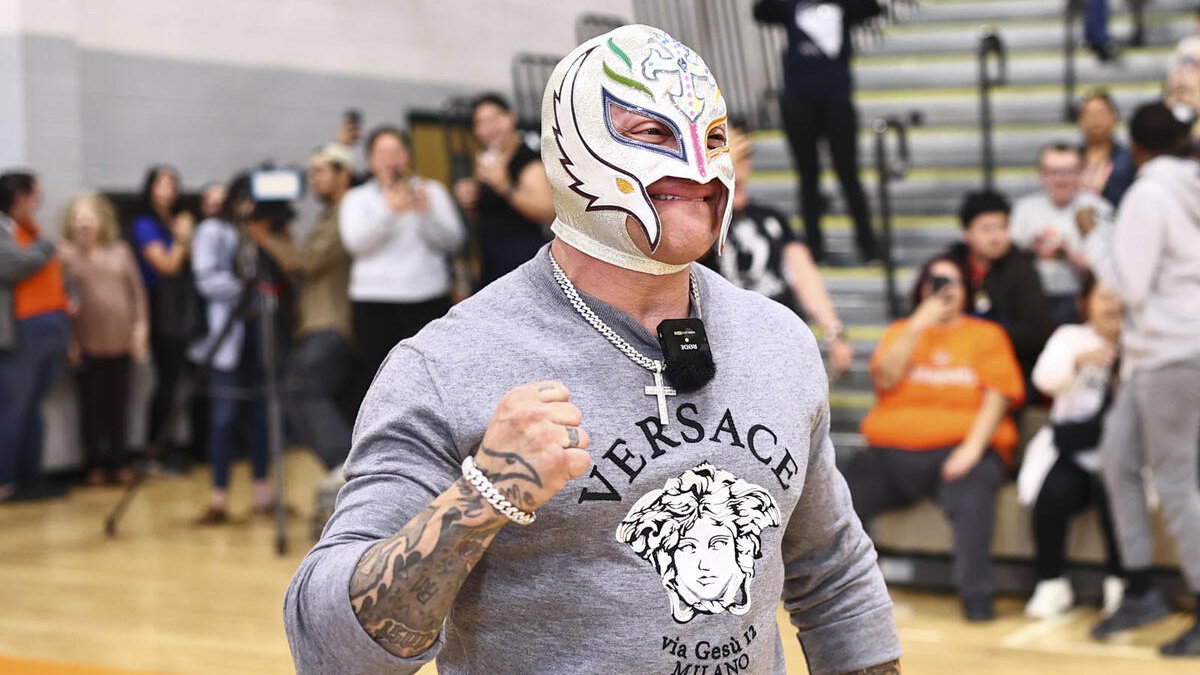 WWE’s Rey Mysterio Provides Injury Update