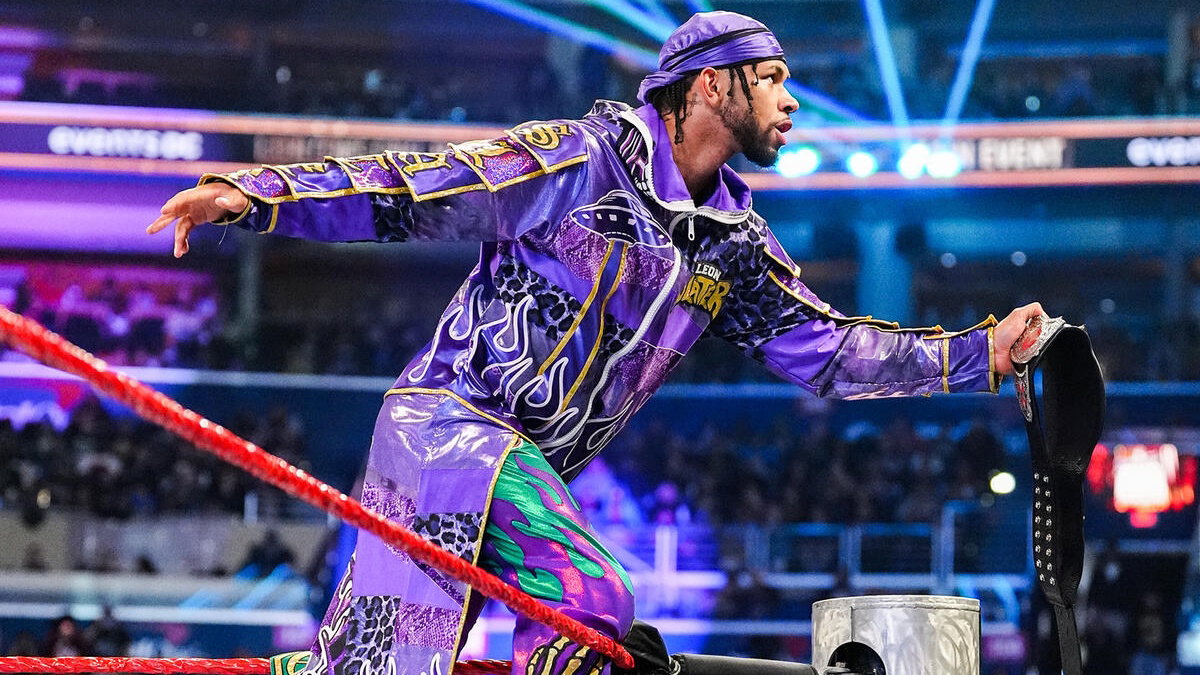 Leon Slater, TNA Wrestling X Division Champion, at WWE Saturday Night's Main Event