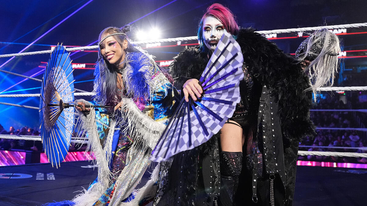 WWE's Kabuki Warriors (Asuka & Kairi Sane)