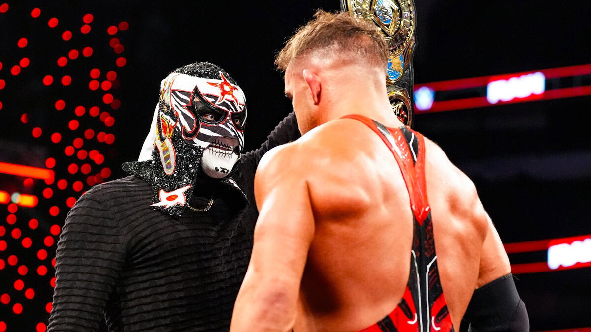 WWE's Penta and Chad Gable on Raw