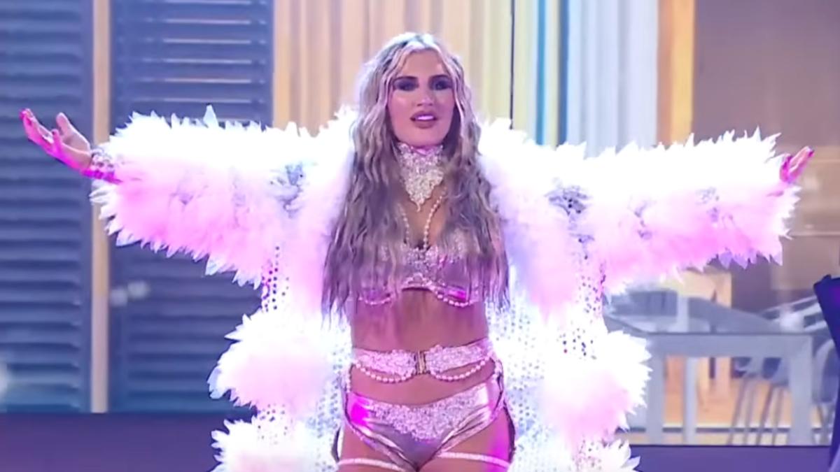Real Reason WWE’s Tiffany Stratton Rarely Wears Special Entrance Gear Revealed